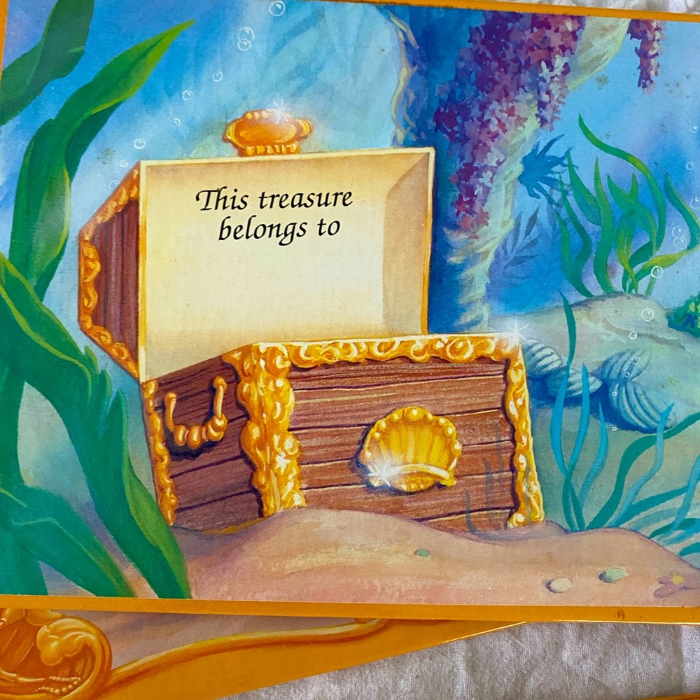 Vintage 90’s The Little Mermaid treasure chest books. Three books included. - Picture 5 of 5